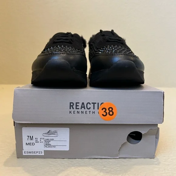 Kenneth Cole Reaction Cari Cozy Fur Lined Sneaker Size 7M Black Crystal - Picture 3 of 5